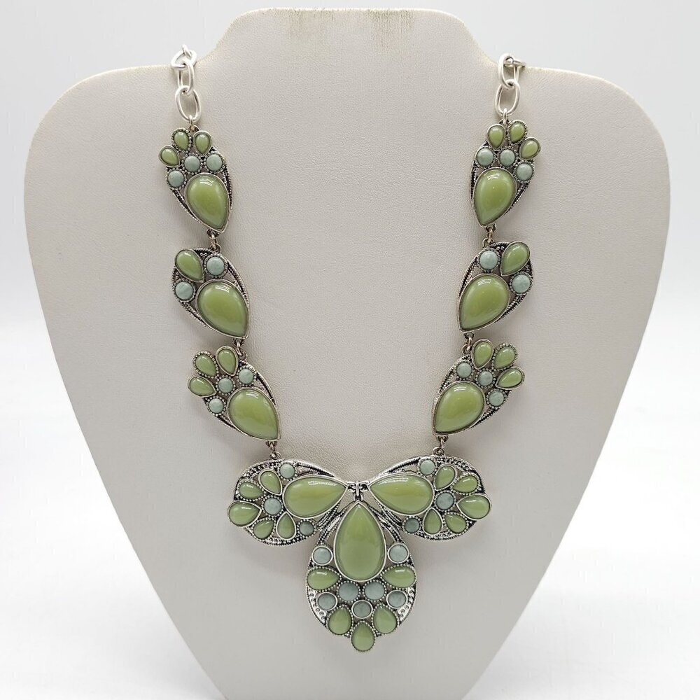 Nine West Vintage America Silver Tone Necklace With Green Acrylic Accents